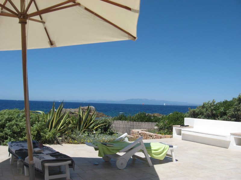 Terrasse mit Blick auf Korsika Terrasse mit Blick auf Korsika