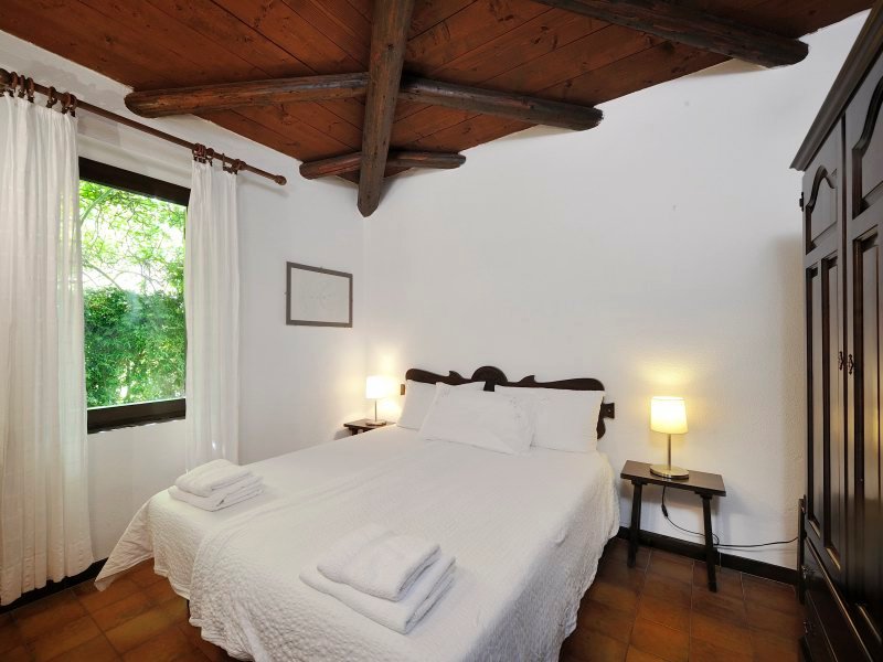 Schlafzimmer 1 mit Doppelbett und Stauraum Schlafzimmer 1 mit Doppelbett und Stauraum