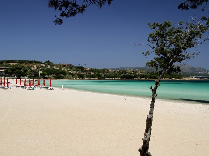 Spiaggia dei Sassi bei Porto Rotondo, etwa 4,5 km von Villa Olandro entfernt Spiaggia dei Sassi bei Porto Rotondo, etwa 4,5 km von Villa Olandro entfernt