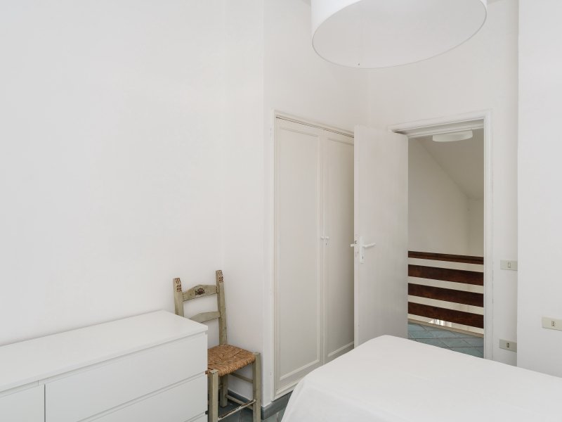 Schlafzimmer 4 mit 2 Einzelbetten, Kommode, Wandschrank und Blick in den Flur Schlafzimmer 4 mit 2 Einzelbetten, Kommode, Wandschrank und Blick in den Flur