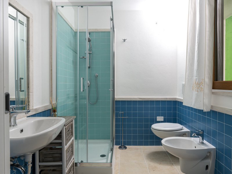Bad 3 im UG mit Dusche Bad 3 im UG mit Dusche