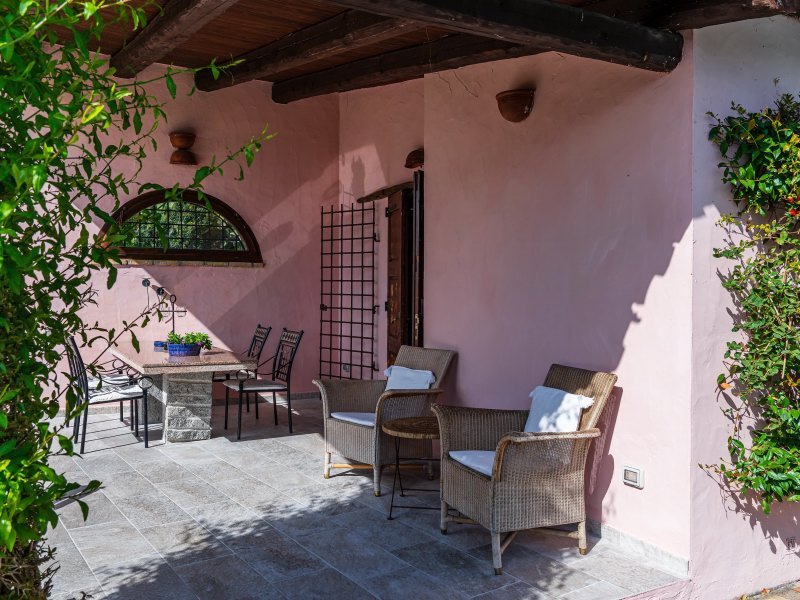 Auf der Terrasse lebt man im Freien Auf der Terrasse lebt man im Freien