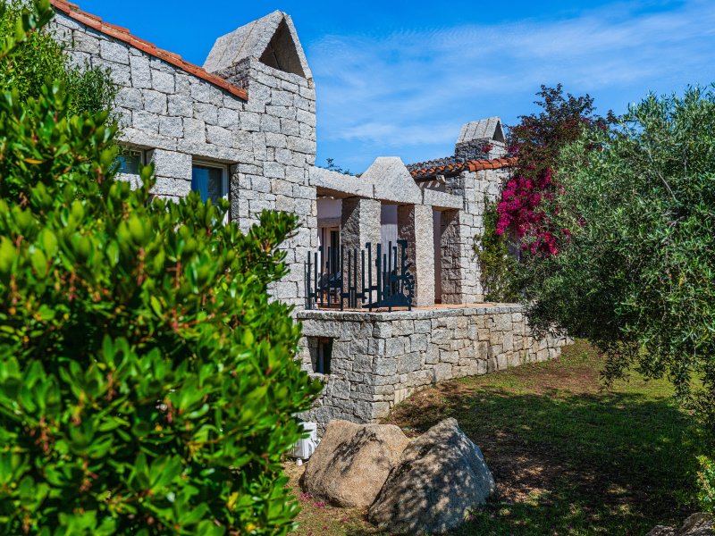 Dieses Ferienhaus ist integriert in ein Villaggio mit Pool und eine Parklandschaft, die nur zu zu einem Drittel bebaut ist Dieses Ferienhaus ist integriert in ein Villaggio mit Pool und eine Parklandschaft, die nur zu zu einem Drittel bebaut ist