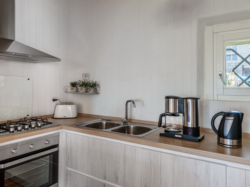 Die Ausstattung de modernenr Küche ist sehr gut