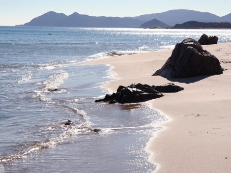 Strand unterhalb von Orchidea B - 5 Autominuten