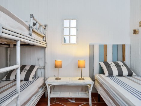 Schlafzimmer 2 mit Hochbett und Einzelbett