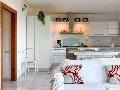 Offene, moderne Wohnküche