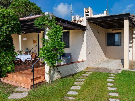 Direkte Strandlage und großer Garten