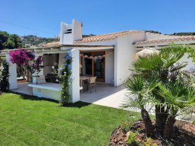 Villa in Einzellage direkt am weißen Sandstrand der Costa Rei